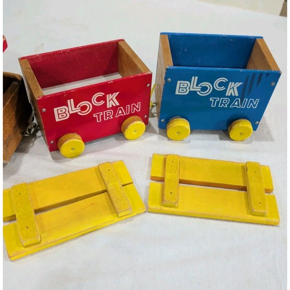 Vintage Wooden Toy Train Pull Toy 3 Cars 30 In.